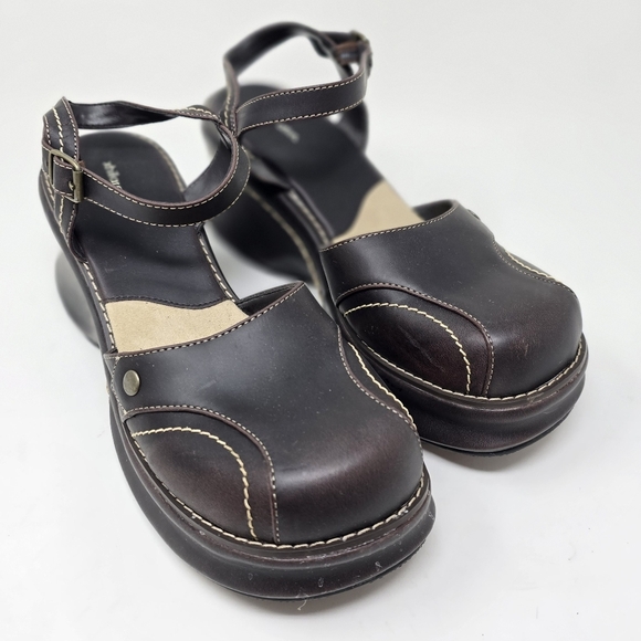 Vintage 90s Xhilaration Brown Wedge Platform Shoe 9 - Picture 1 of 12